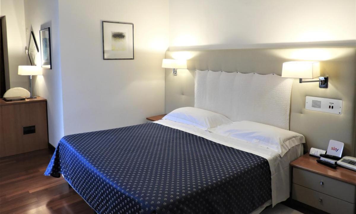 Deco Hotel Перуджа Екстериор снимка