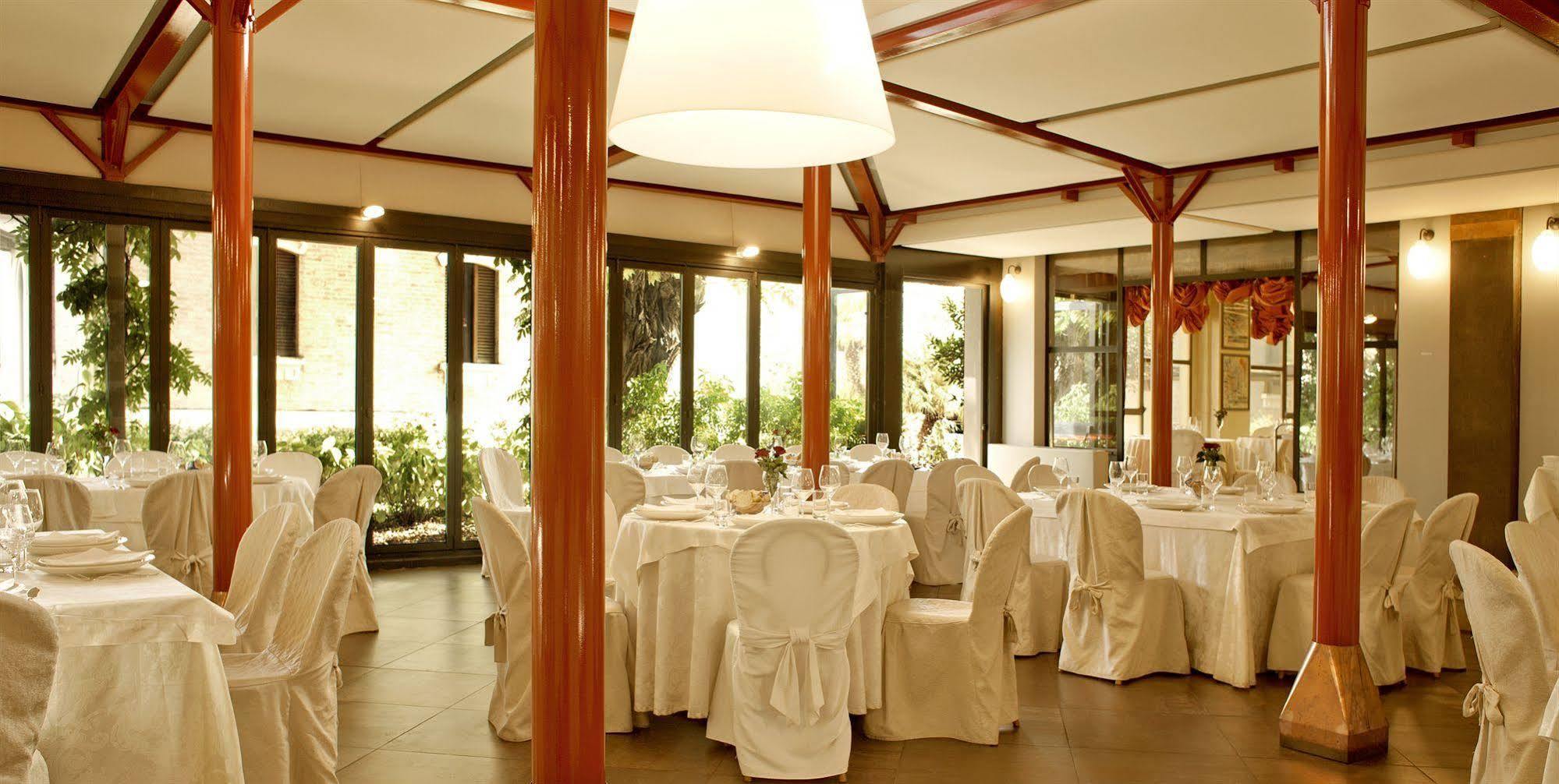 Deco Hotel Перуджа Екстериор снимка