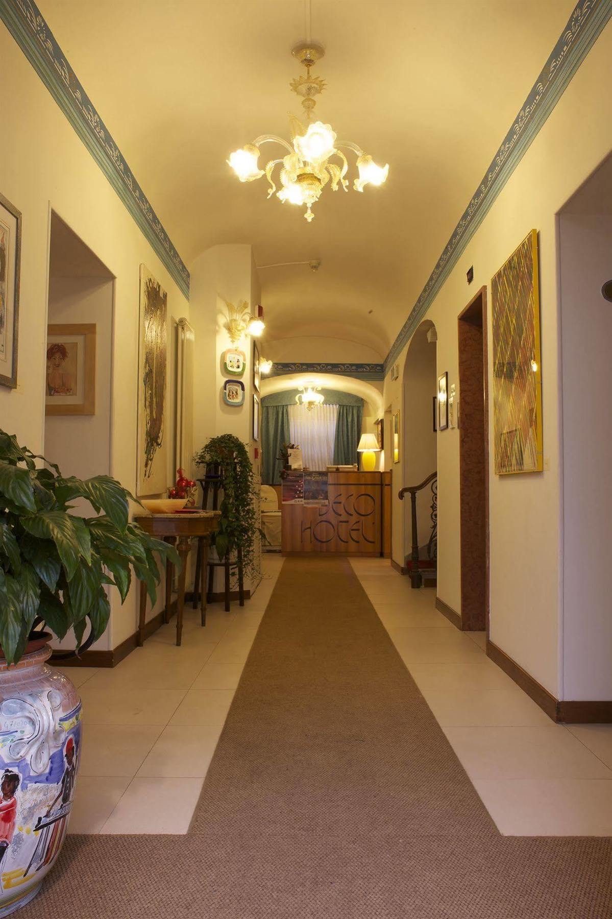Deco Hotel Перуджа Екстериор снимка