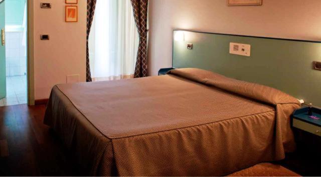 Deco Hotel Перуджа Екстериор снимка